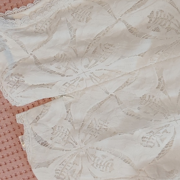 Woman's dress - Picture 10 of 12